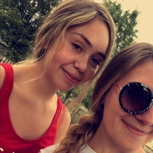 Meet your Posher, Emma